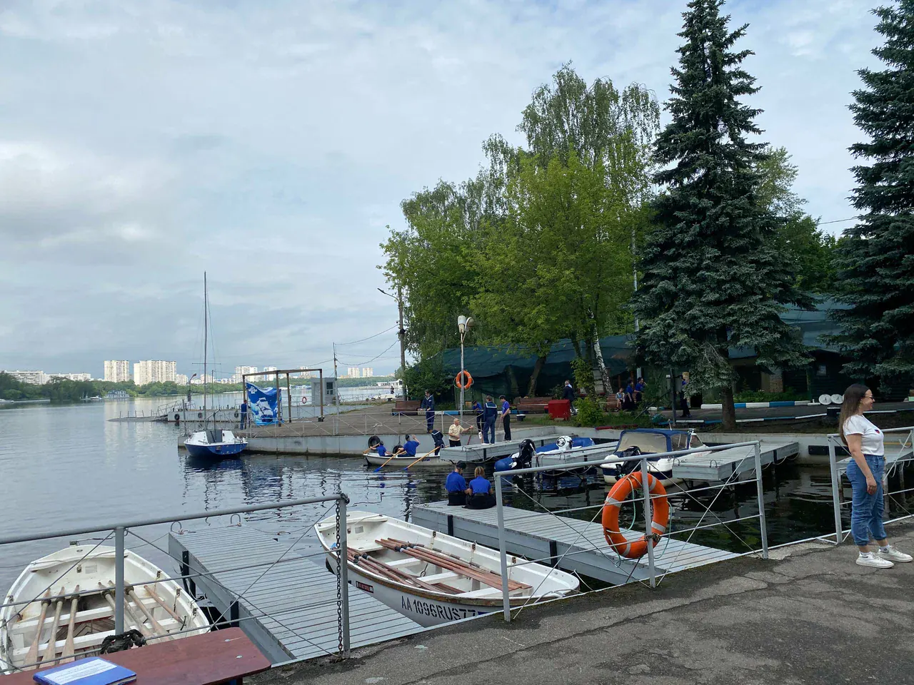 Причал у Химкинского водохранилища